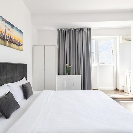 Downtown Victoria Apartments By Citybookings Bukarest Eksteriør billede
