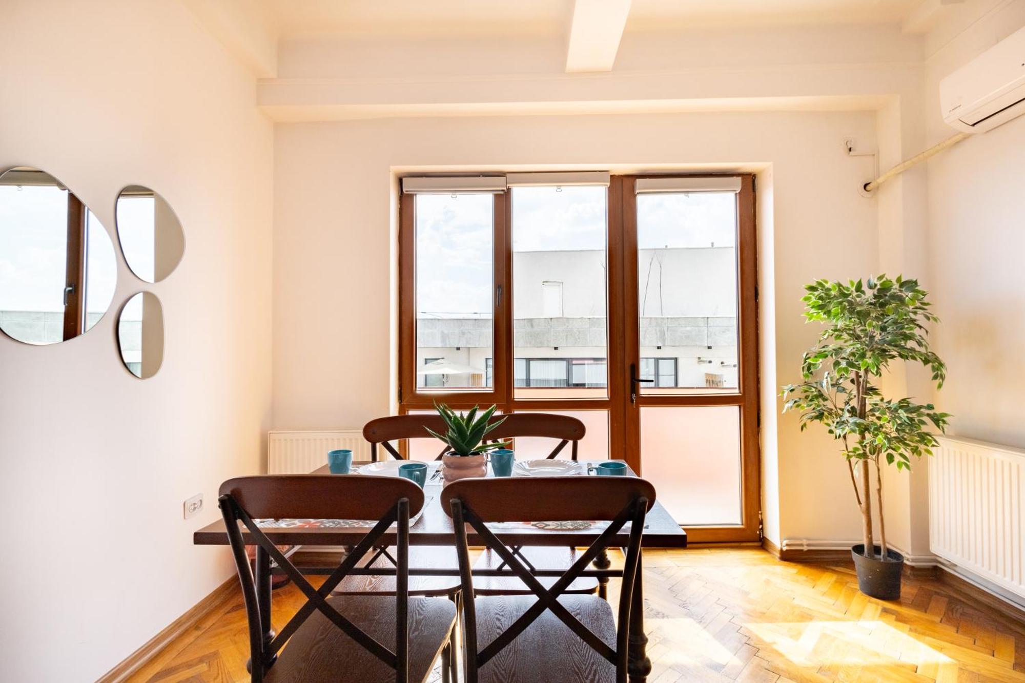 Downtown Victoria Apartments By Citybookings Bukarest Eksteriør billede