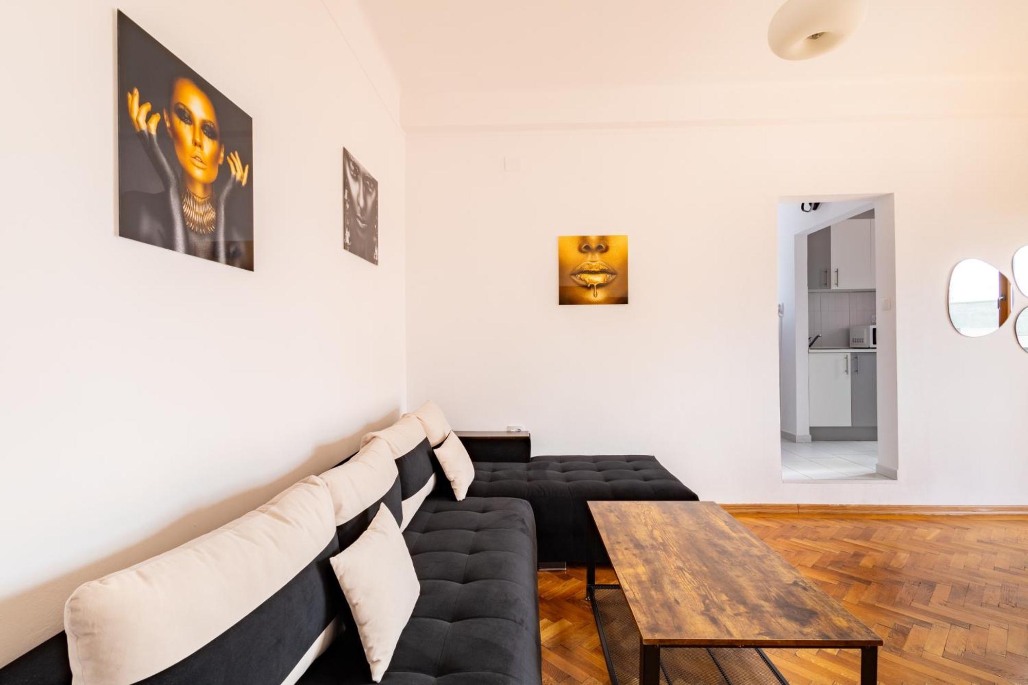 Downtown Victoria Apartments By Citybookings Bukarest Eksteriør billede