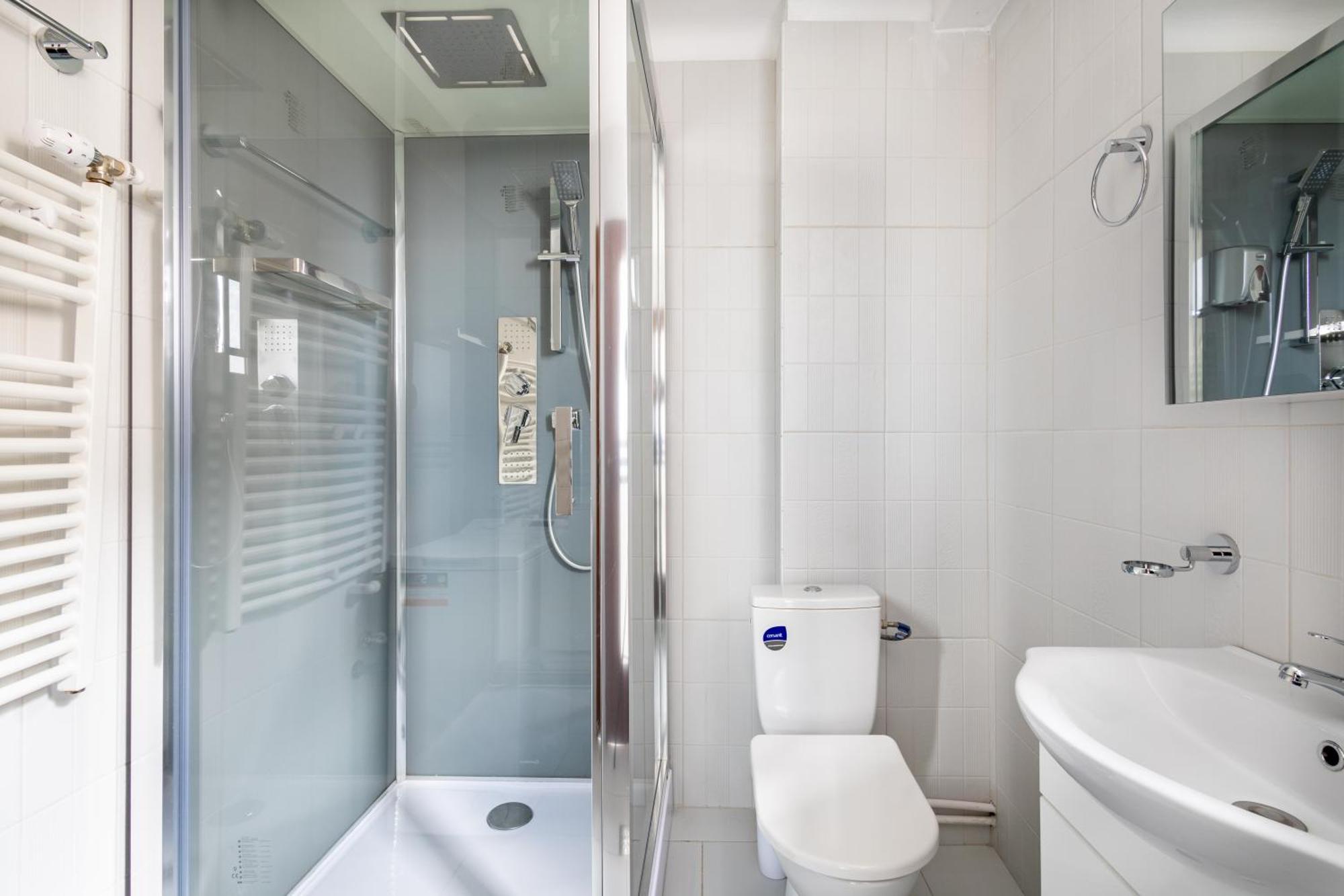 Downtown Victoria Apartments By Citybookings Bukarest Eksteriør billede