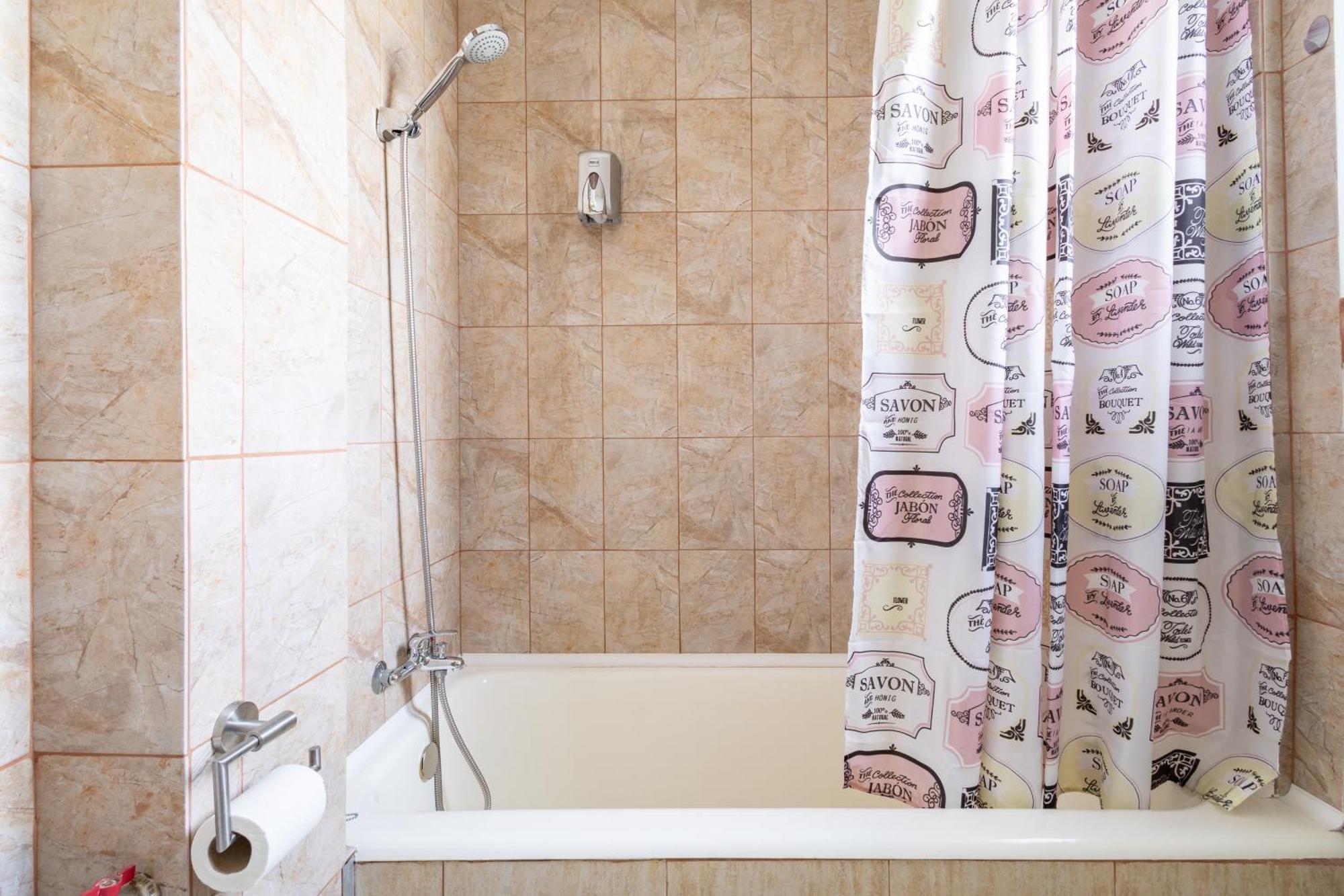 Downtown Victoria Apartments By Citybookings Bukarest Eksteriør billede
